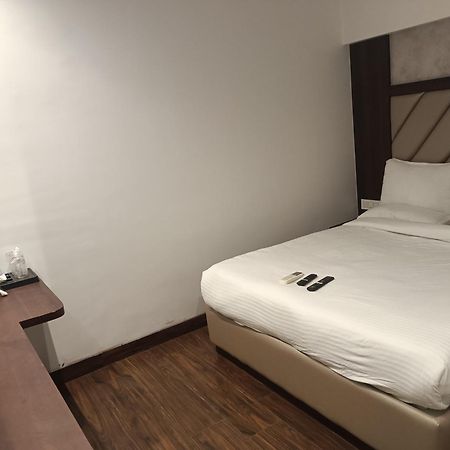 Hotel Dakshin Grandeur Navi Mumbai Exterior foto
