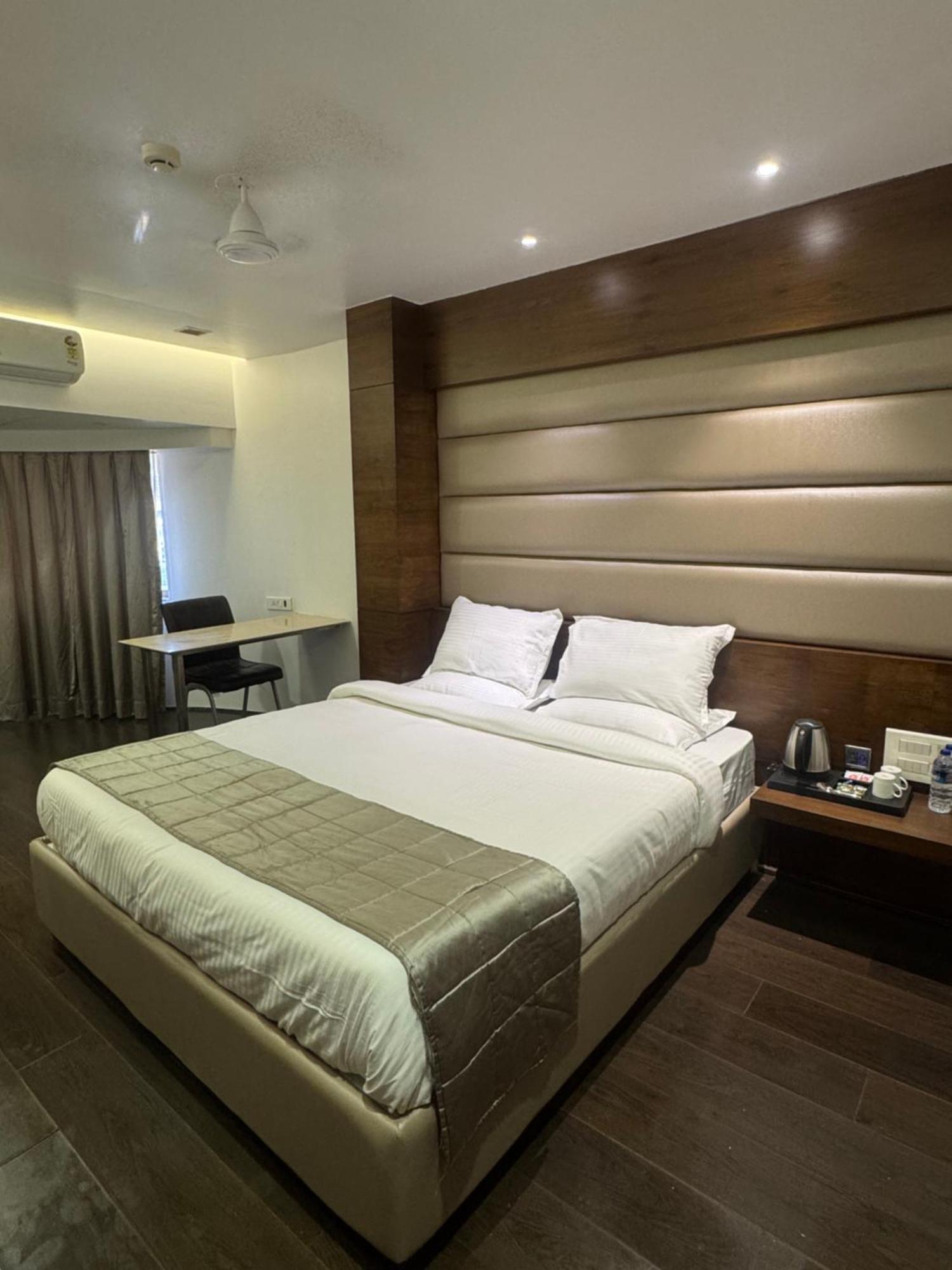Hotel Dakshin Grandeur Navi Mumbai Exterior foto