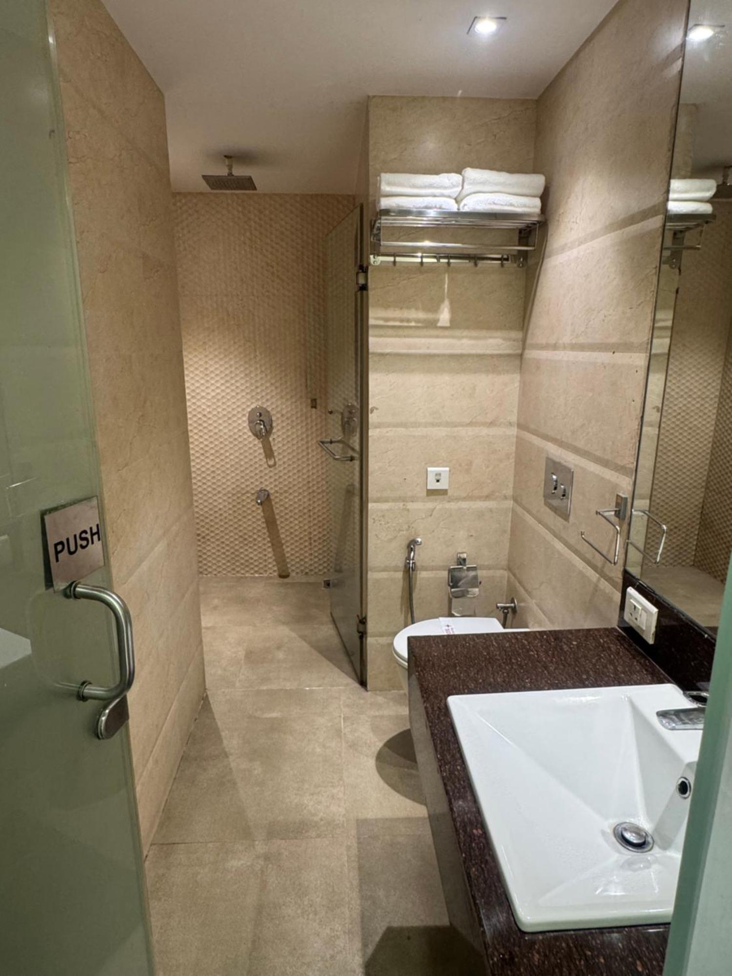 Hotel Dakshin Grandeur Navi Mumbai Exterior foto