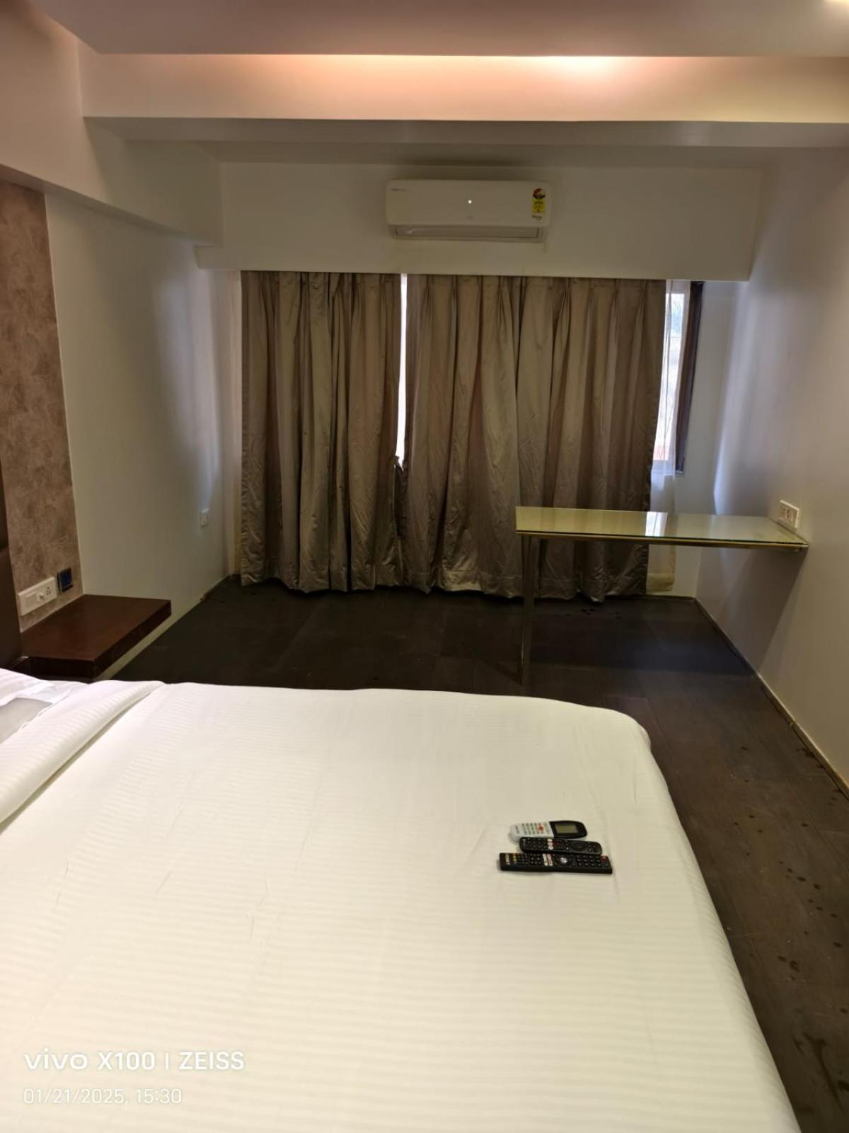 Hotel Dakshin Grandeur Navi Mumbai Exterior foto