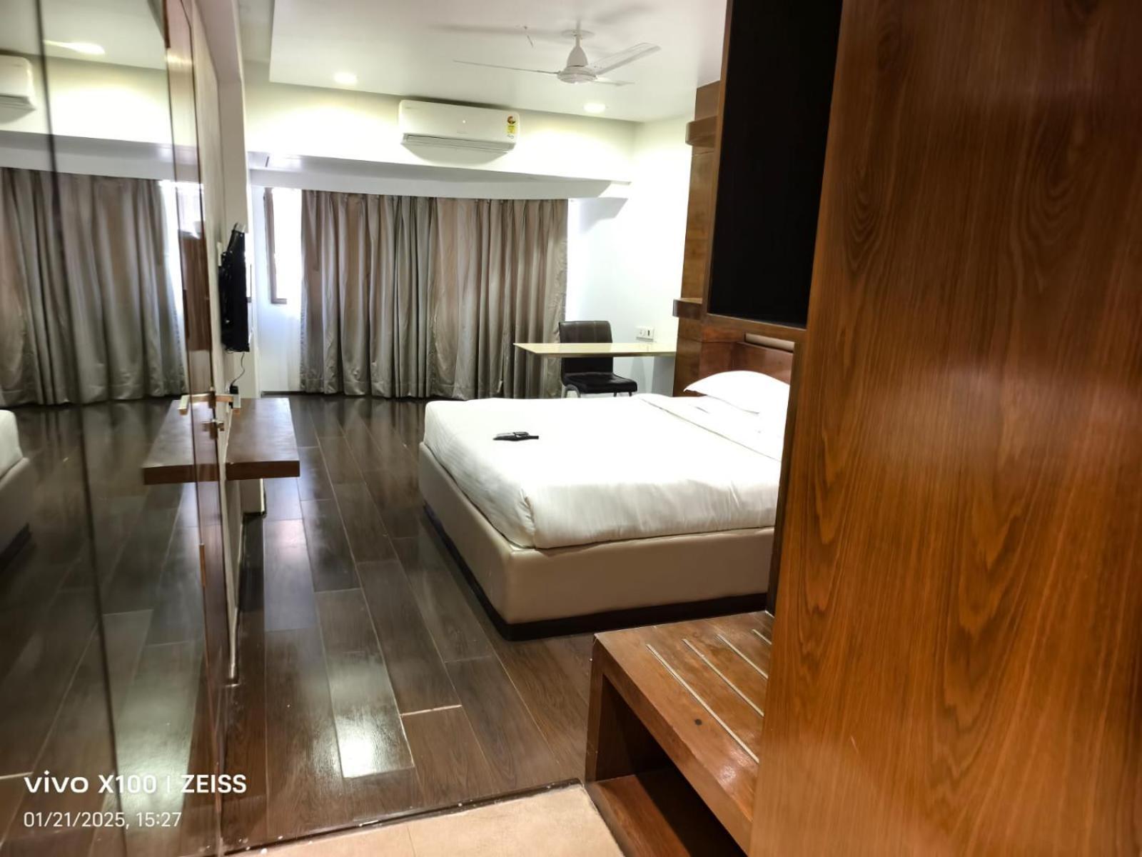 Hotel Dakshin Grandeur Navi Mumbai Exterior foto