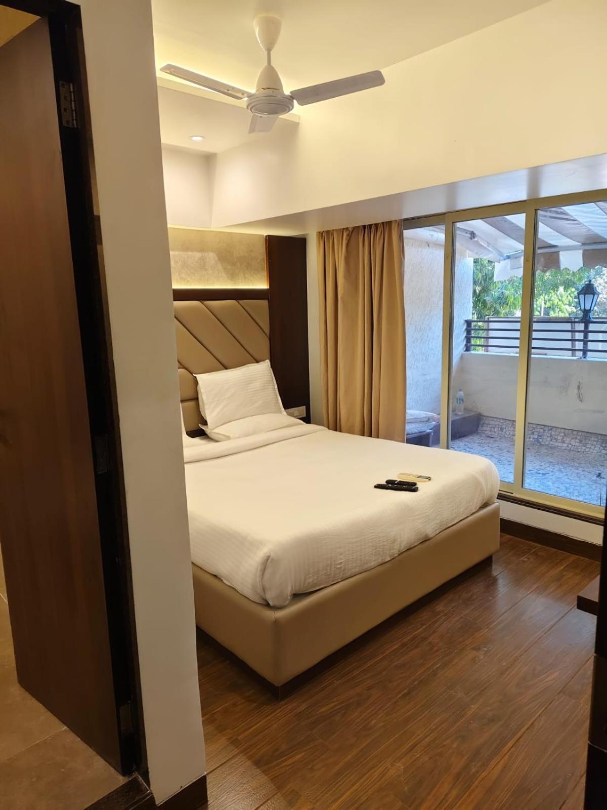 Hotel Dakshin Grandeur Navi Mumbai Exterior foto