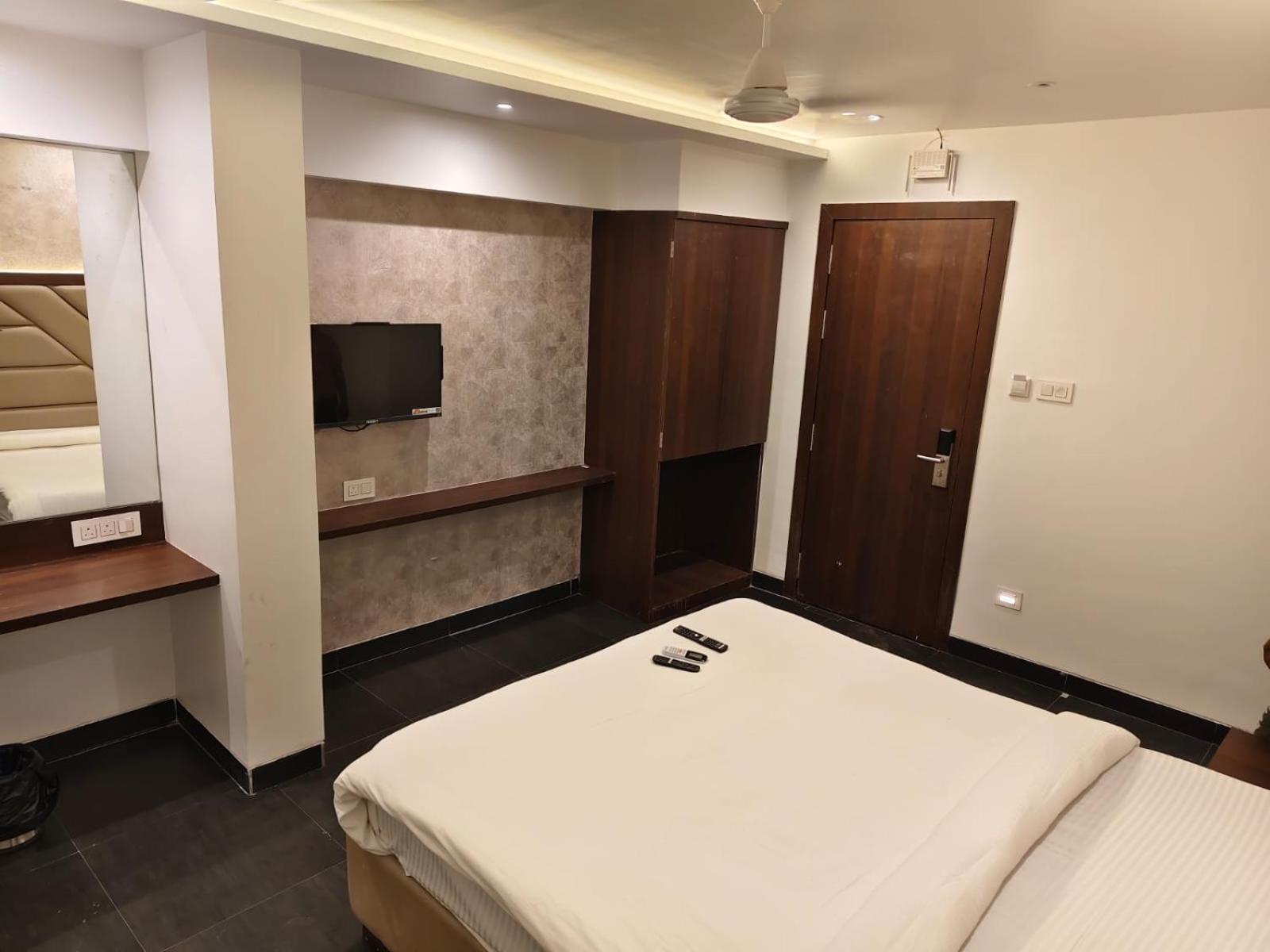 Hotel Dakshin Grandeur Navi Mumbai Exterior foto