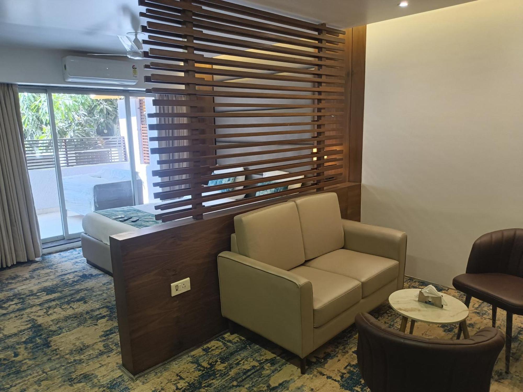 Hotel Dakshin Grandeur Navi Mumbai Exterior foto